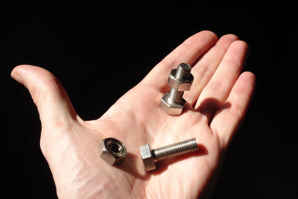 High-Tensile Industrial Bolts & Nuts (Grade 8.8 / 10.9)